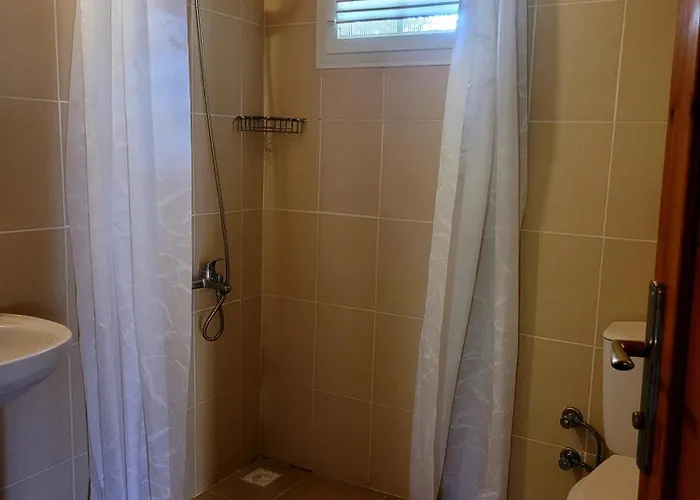 Bed & Breakfast Kuruyanos Agac Evleri *